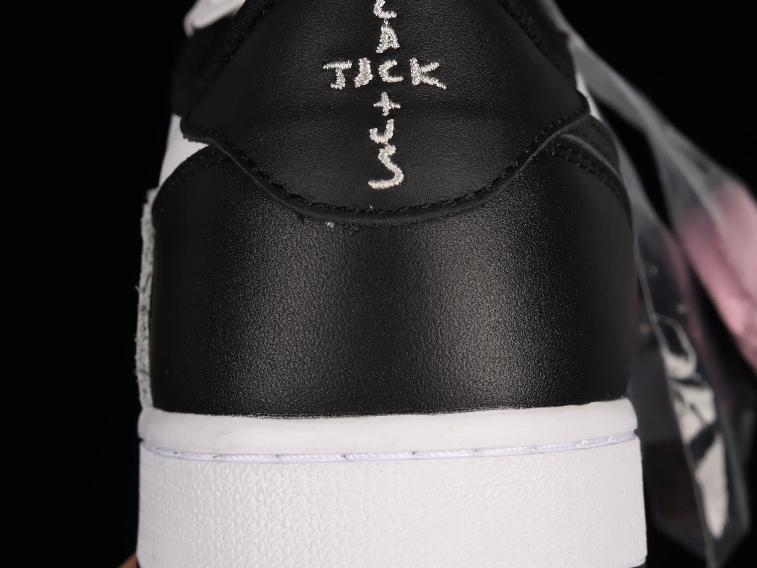 All categories Air Jordan Jordan series basketball shoes Air Jordan 1 Low Travis Scott x Air Jordan 1 Low OG AJ1 Joe 1 white and black barb joint casual sports basketball shoes DM7866-010